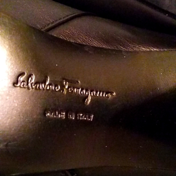 Salvatore Ferragamo black leater boots, Sz 9C - Picture 4 of 6